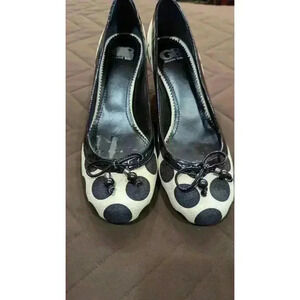 Women's low cream and black polka dot dress shoes by Gianni Bini in size 9.5M
